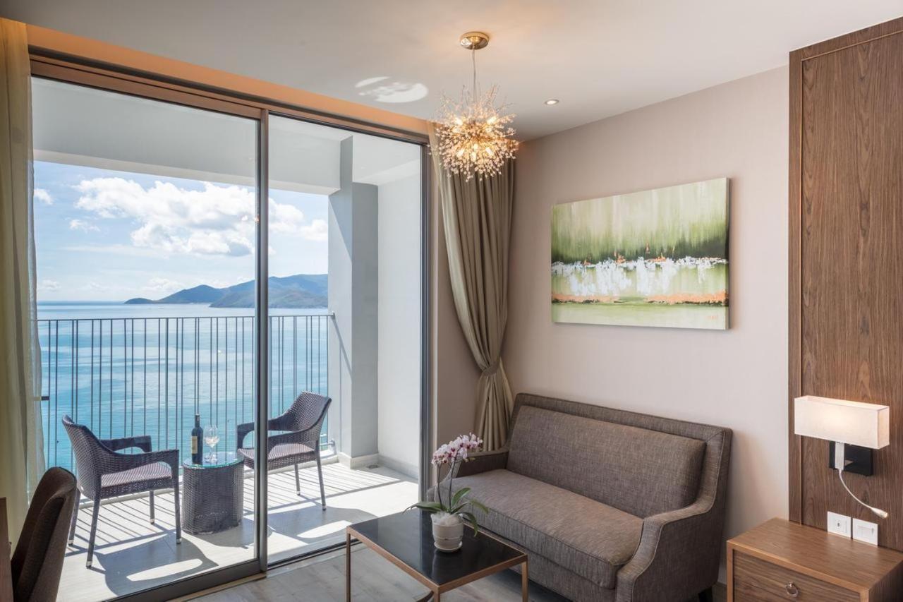 Panorama Central Nha Trang- Vietnam'S Highest Infinitive Rooftop Pool Exterior photo