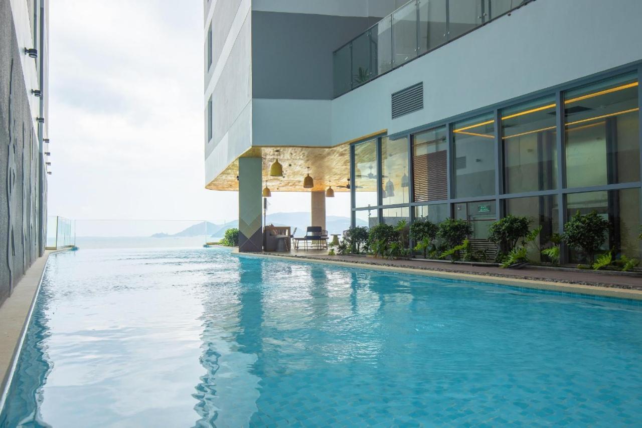 Panorama Central Nha Trang- Vietnam'S Highest Infinitive Rooftop Pool Exterior photo